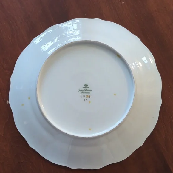 Decorative Plate - Picture 4 of 4